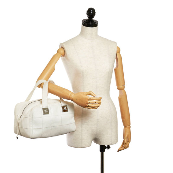 シャネル チョコバー ココマーク ホワイト キャビアスキン ハンドバッグ レディース CHANEL 【中古】