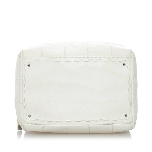 シャネル チョコバー ココマーク ホワイト キャビアスキン ハンドバッグ レディース CHANEL 【中古】