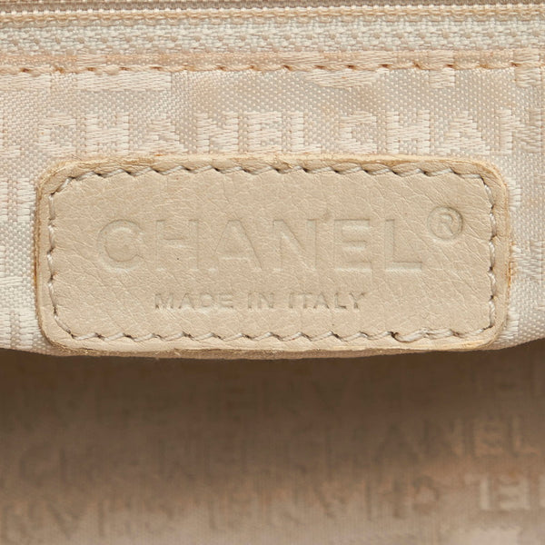 シャネル チョコバー ココマーク ホワイト キャビアスキン ハンドバッグ レディース CHANEL 【中古】