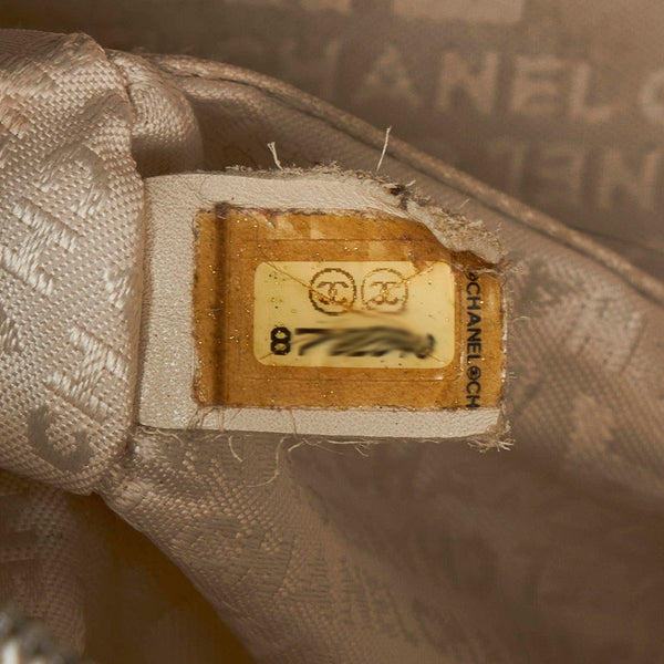 シャネル チョコバー ココマーク ホワイト キャビアスキン ハンドバッグ レディース CHANEL 【中古】