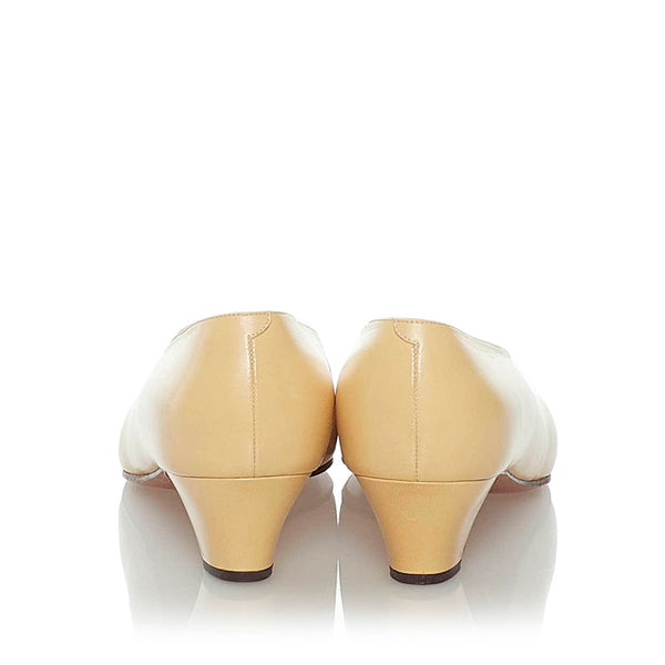 シャネル パンプス クリーム レザー レディース CHANEL 【中古】
