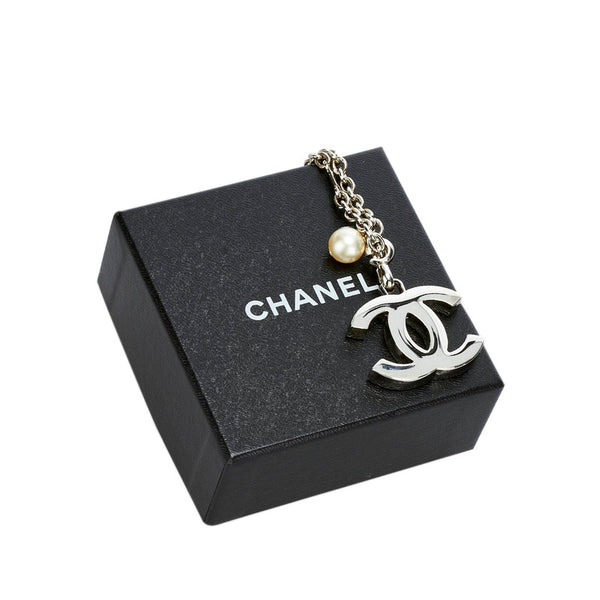 シャネル ココマーク フェイクパール チャーム シルバー メタル レディース CHANEL 【中古】