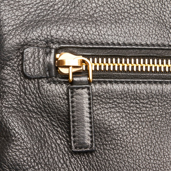 プラダ 斜め掛け ショルダーバッグ ブラック レザー レディース PRADA 【中古】