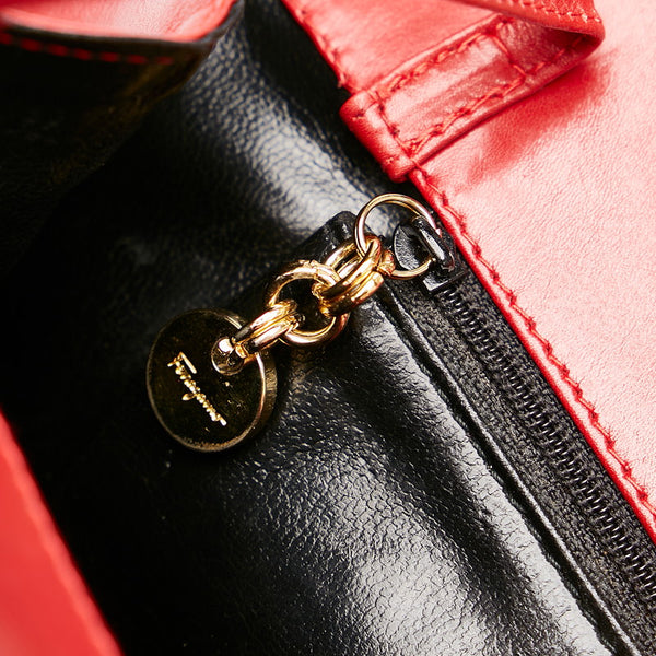 サルヴァトーレフェラガモ 斜め掛け ショルダーバッグ AN21 3111 レッド レザー レディース Salvatore Ferragamo 【中古】