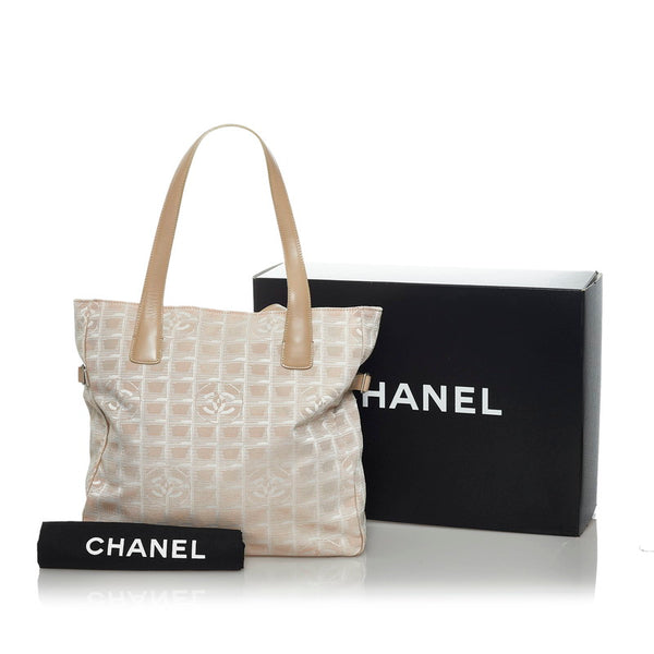 シャネル ニュートラベルライン トートGM トートバッグ ピンクベージュ ナイロン レザー レディース CHANEL 【中古】