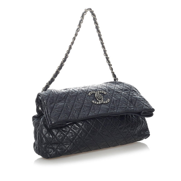 シャネル マトラッセ ココマーク チェーンショルダーバッグ ブラック レザー レディース CHANEL 【中古】