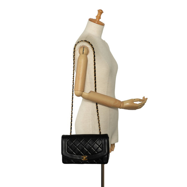 シャネル マトラッセ ダイアナ チェーン ショルダーバッグ ブラック ゴールド ラムスキン レディース CHANEL 【中古】