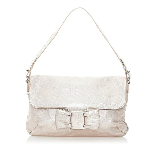 サルヴァトーレフェラガモ ヴァラ ショルダーバッグ シルバー レザー レディース Salvatore Ferragamo 【中古】