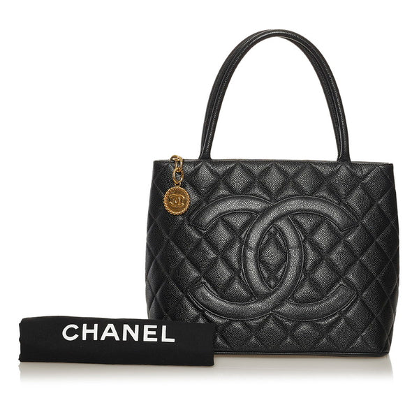 シャネル マトラッセ 復刻トート ハンドバッグ ブラック キャビアスキン レディース CHANEL 【中古】