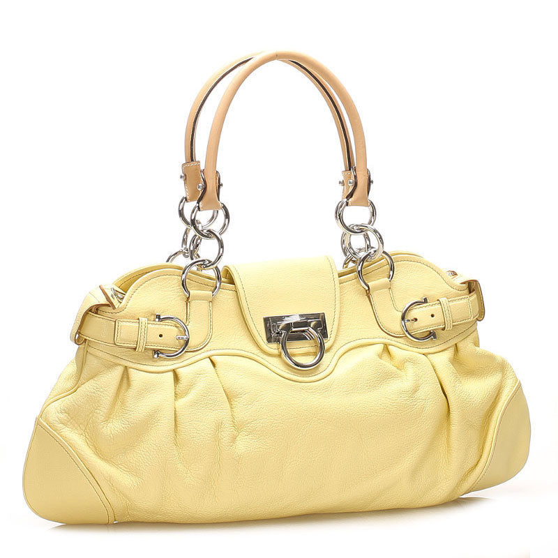 サルヴァトーレフェラガモ ガンチーニ ショルダーバッグ AB-21 8402 イエロー レザー レディース Salvatore Ferragamo 【中古】