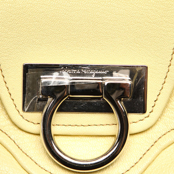 サルヴァトーレフェラガモ ガンチーニ ショルダーバッグ AB-21 8402 イエロー レザー レディース Salvatore Ferragamo 【中古】