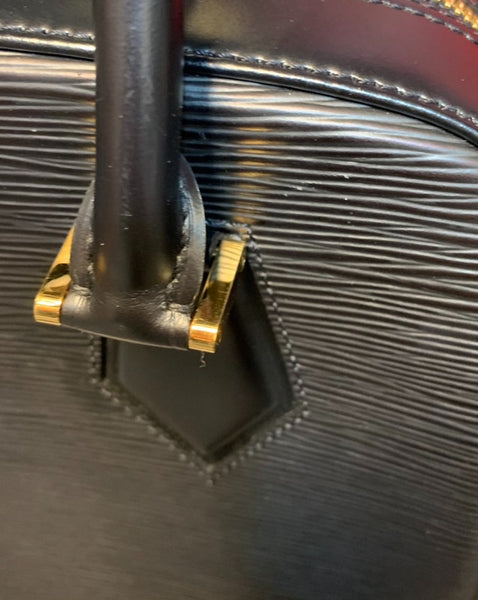 ルイ ヴィトン エピ サブロン M52042 ブラック レザー ハンドバッグ レディース LOUIS VUITTON 中古